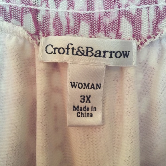 Croft and Barrow short sleeve purple print top. - Picture 4 of 4